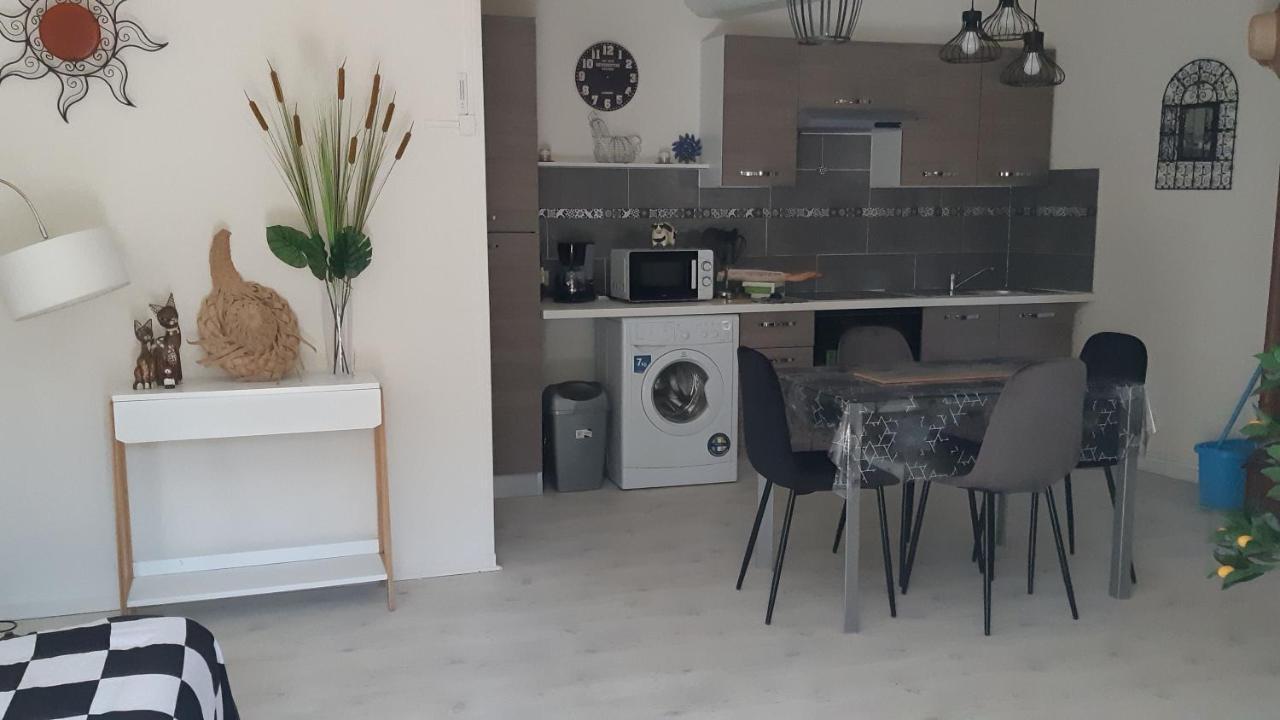 Charmant T2 Tout Confort Au Centre Du Village ! Florensac Dış mekan fotoğraf
